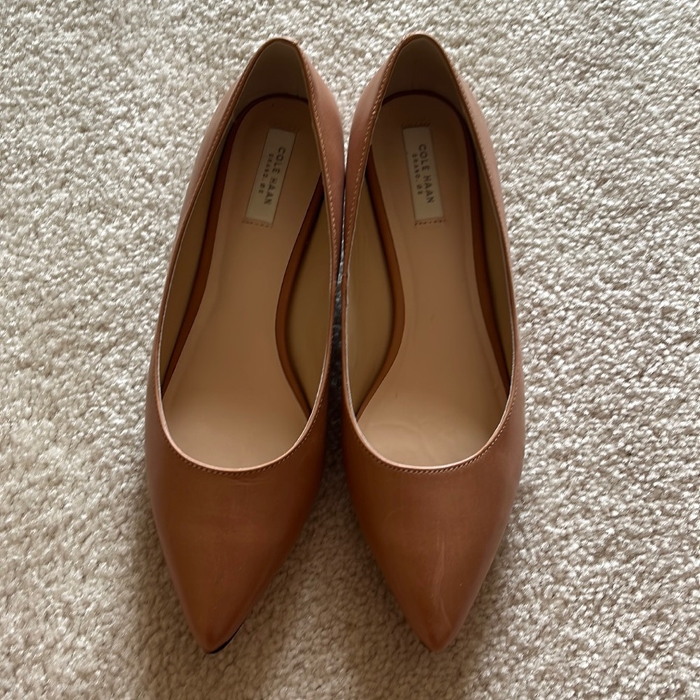 Cole haan nude leather shoes with low heel